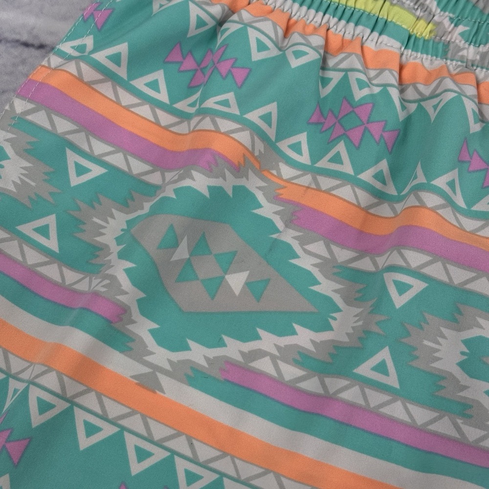 Chubbies Swim Trunks‎ Mens L Mesh Lined Aztec The En Fuegos 5.5" Classic Shorts - Picture 12 of 14